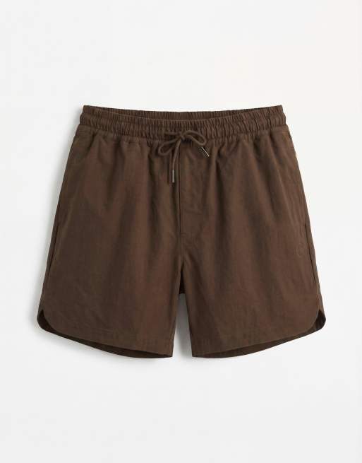 Pantalones muy cortos marrones con bajo redondeado motionMAX de ASOS DESIGN, 6 de 9