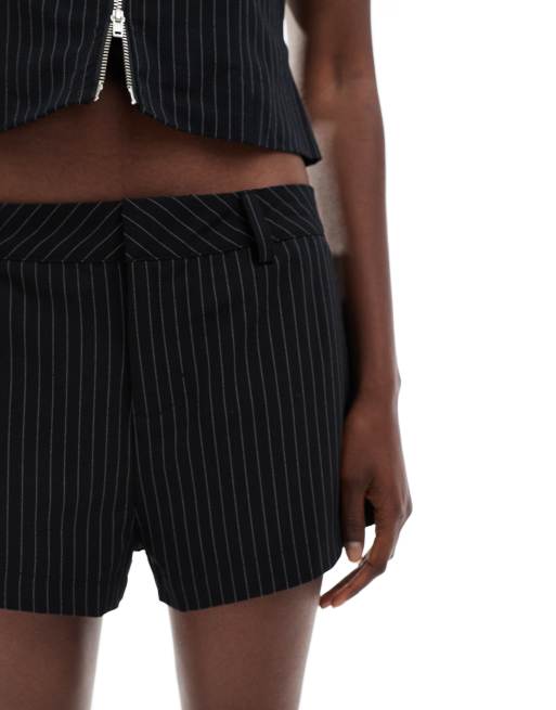 Pantalones muy cortos negros con raya diplomática Izzy de Cotton On (parte de un conjunto) , 4 de 5