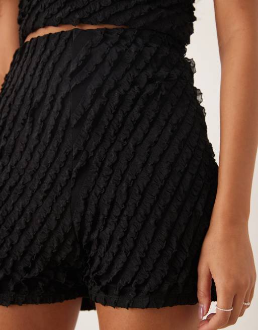 Pantalones muy cortos negros con volantes de ASOS DESIGN (parte de un conjunto), 5 de 5