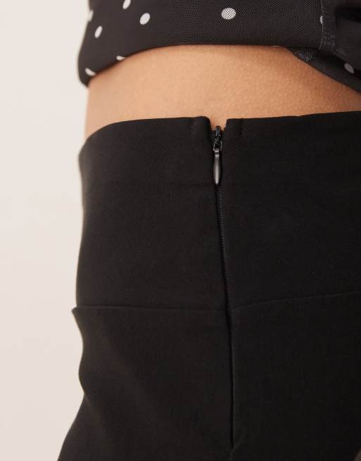Pantalones muy cortos negros de bengalina de ASOS DESIGN, 4 de 5