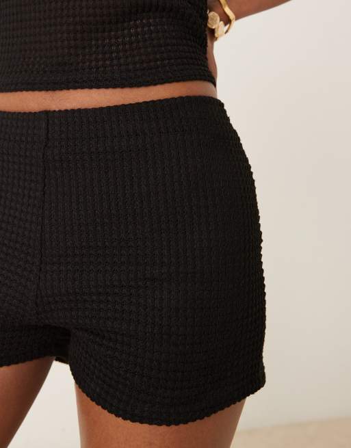 Pantalones muy cortos negros de croché de ASOS DESIGN (parte de un conjunto), 5 de 5