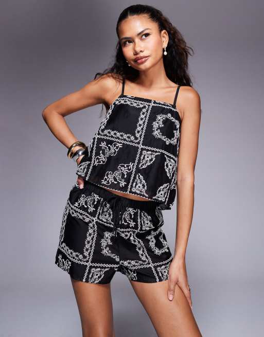 Pantalones muy cortos negros de River Island (parte de un conjunto), 2 de 5