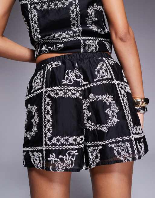 Pantalones muy cortos negros de River Island (parte de un conjunto), 3 de 5