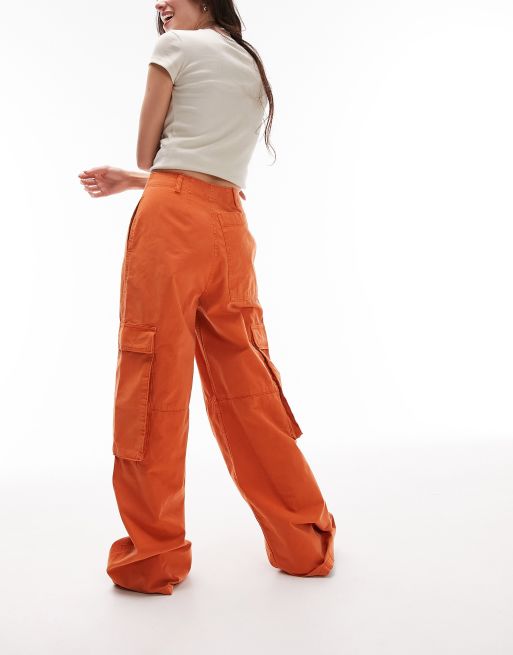 Pantalones naranjas extragrandes de talle alto y pernera recta con bolsillos cargo de Topshop