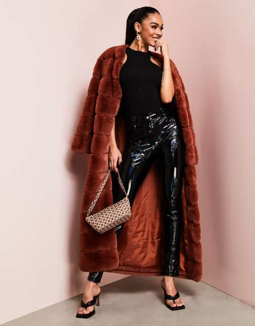Pantalones negros con acabado muy brillante de poliuretano de ASOS Luxe