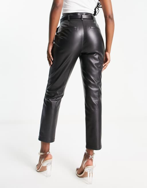 Pantalones negros con cintura paperbag de tejido efecto cuero de Morgan, 2 de 4