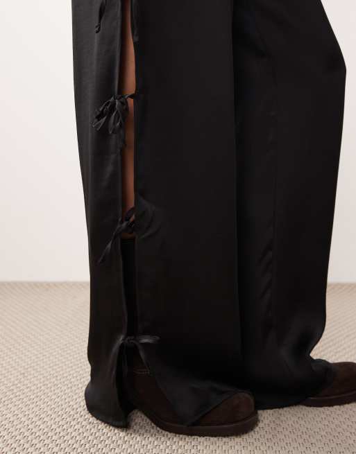 Pantalones negros con detalle de lazada de satén de Noisy May, 3 de 5
