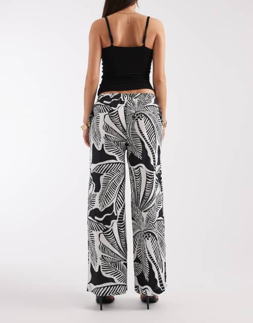 Pantalones negros con diseño estampado de tejido efecto lino de River Island (parte de un conjunto) , 5 de 5