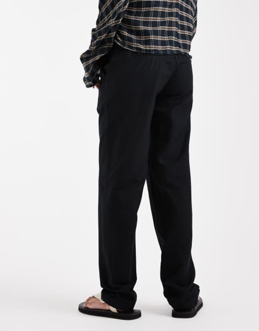 Pantalones negros con lazada en la cintura de tejido efecto lino de Mamalicious Maternity, 2 de 5