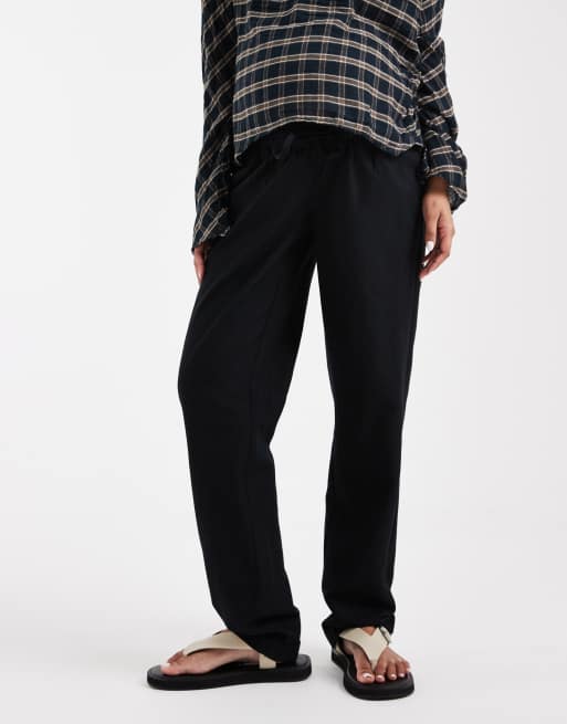 Pantalones negros con lazada en la cintura de tejido efecto lino de Mamalicious Maternity, 3 de 5