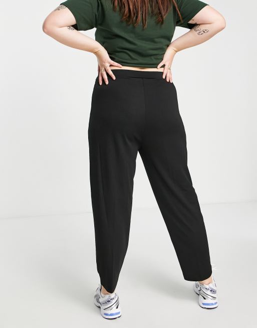 Pantalones negros con pinzas de punto roma de ASOS DESIGN Curve, 4 de 4