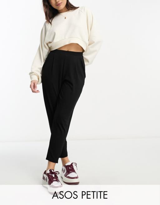 Pantalones negros con pinzas Ultimate de ASOS DESIGN Petite