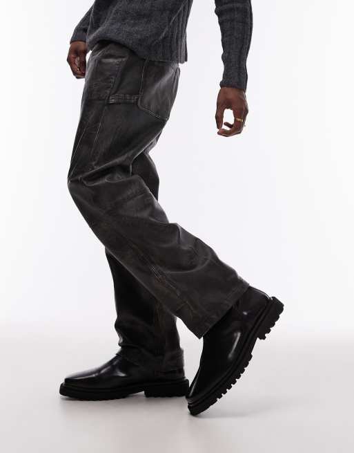 Pantalones negros de corte recto de cuero efecto desgastado premium de Topman, 2 de 5
