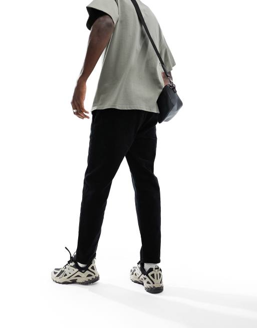 Pantalones negros de corte tapered capri con cinturilla elástica de pana de Only & Sons, 5 de 5