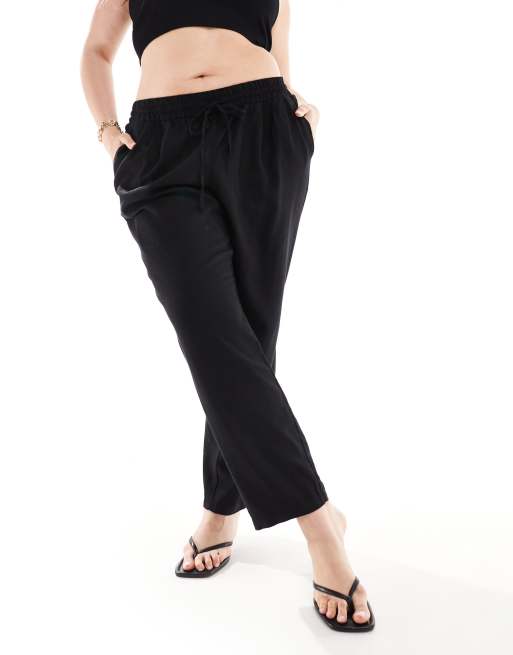 Pantalones negros de corte tapered de mezcla de lino de Vero Moda Curve, 3 de 5
