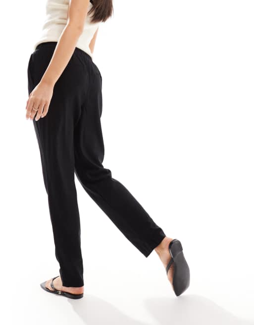 Pantalones negros de corte tapered de mezcla de lino de Vero Moda, 5 de 5