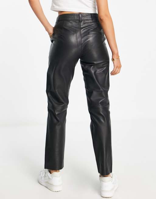 Pantalones negros de cuero auténtico de Selected Femme, 2 de 4