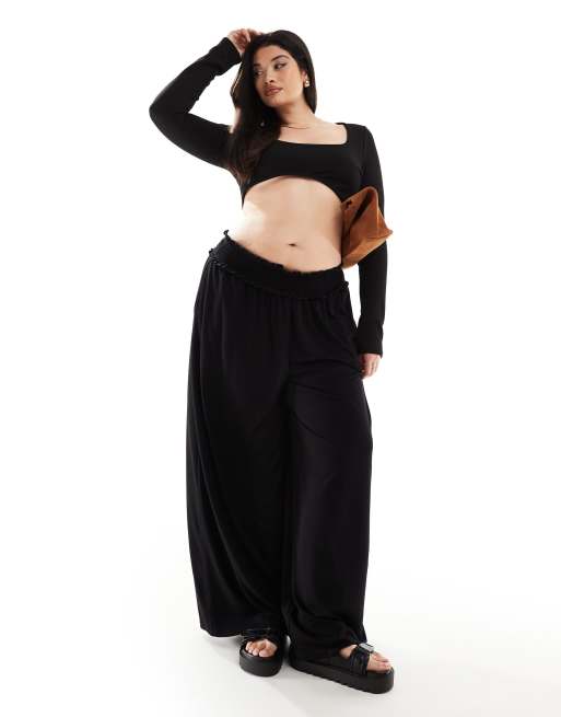 Pantalones negros de pernera ancha con cinturilla fruncida de ASOS DESIGN Curve