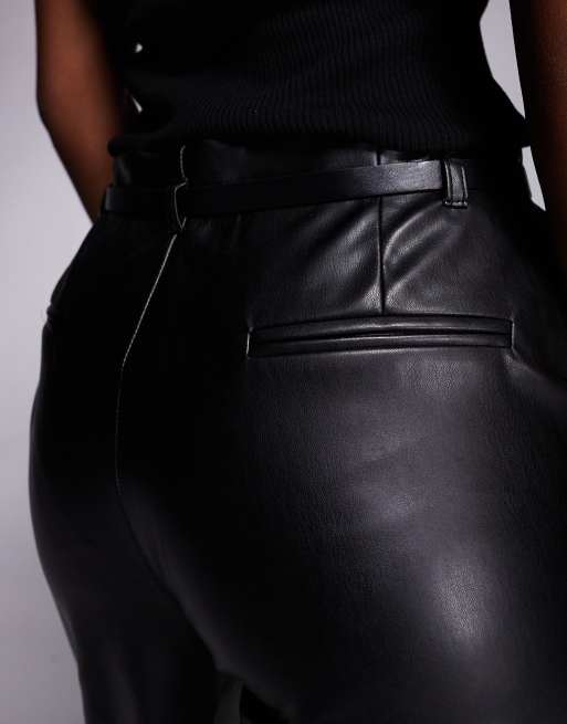Pantalones negros de pernera ancha con cinturón de cuero sintético de River Island, 5 de 5