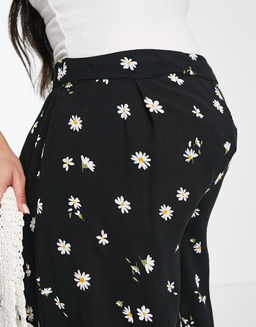 Pantalones negros de pernera ancha con estampado de florecitas de New Look Maternity, 3 de 4