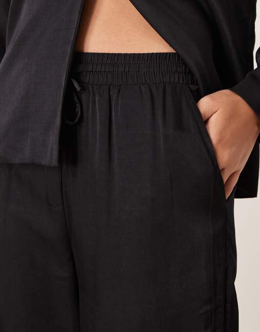Pantalones negros de pernera ancha con lazada en la cintura de VILA (parte de un conjunto), 3 de 5