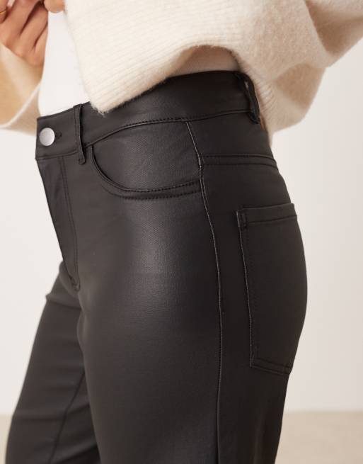 Pantalones negros de pernera ancha de cuero sintético de JDY Petite, 3 de 5