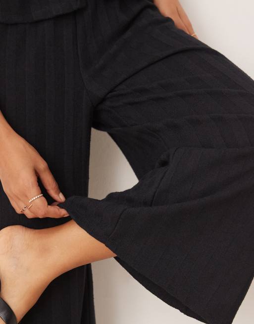 Pantalones negros de pernera ancha de punto ligero de VILA Petite (parte de un conjunto), 3 de 5