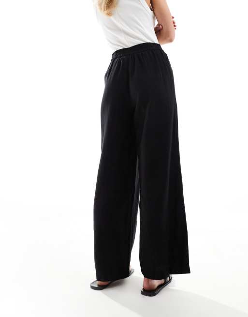 Pantalones negros de pernera ancha de tejido efecto lino de PIECES Petite, 2 de 5