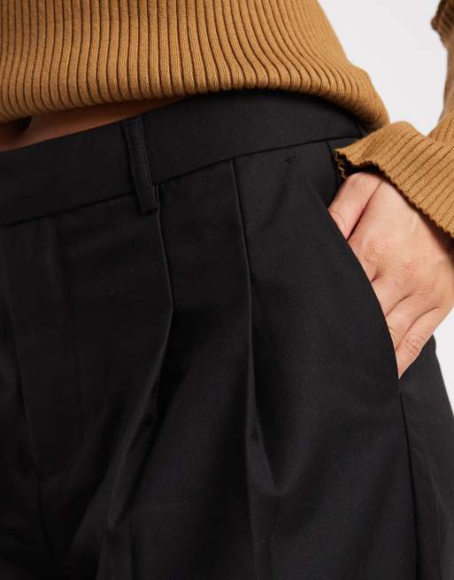 Pantalones negros de pernera barrel con pinzas delanteras de Object, 3 de 5