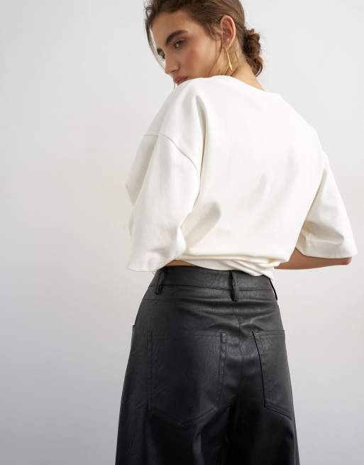 Pantalones negros de pernera barrel de cuero sintético de Topshop, 3 de 5