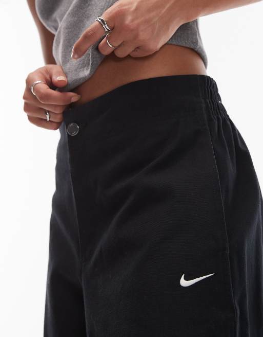 Pantalones negros de pernera barrel Street de Nike, 3 de 5
