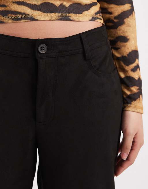Pantalones negros de pernera recta y talle alto de cuero sintético de ONLY, 5 de 5