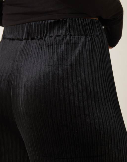  Pantalones negros de talle alto de terciopelo de YAS, 4 de 5