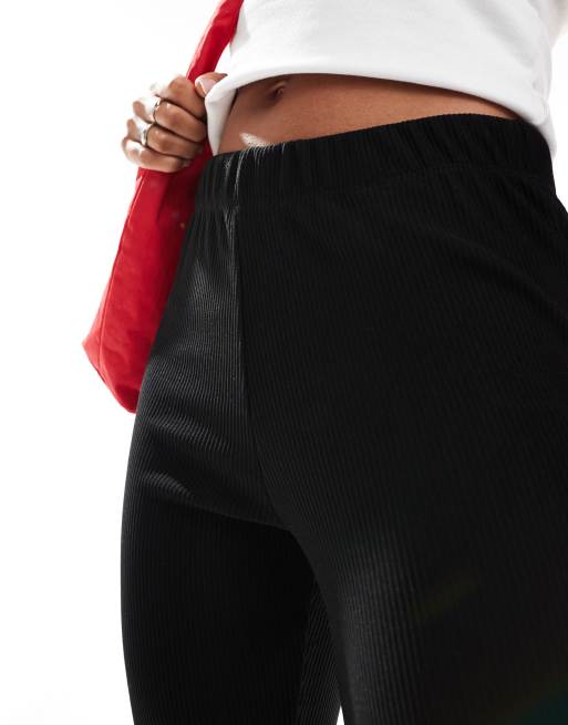 Pantalones negros de talle alto y corte acampanado de canalé de ONLY, 2 de 5