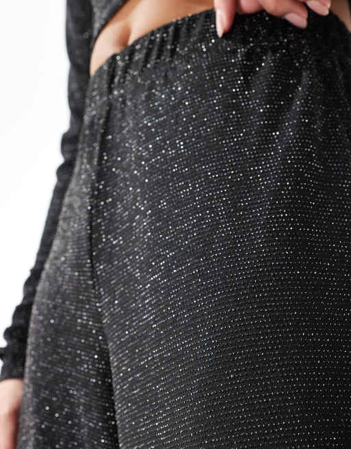 Pantalones negros efecto purpurina de pernera ancha de Vero Moda Petite (parte de un conjunto), 5 de 5