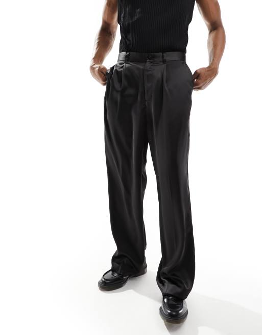 Pantalones negros holgados de satén Uno de Weekday (parte de un conjunto), 2 de 5