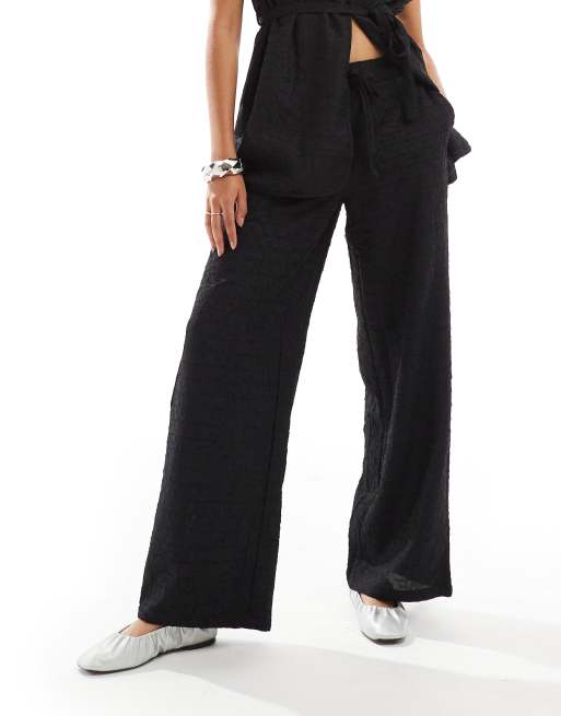 Pantalones negros holgados texturizados de Vero Moda (parte de un conjunto)