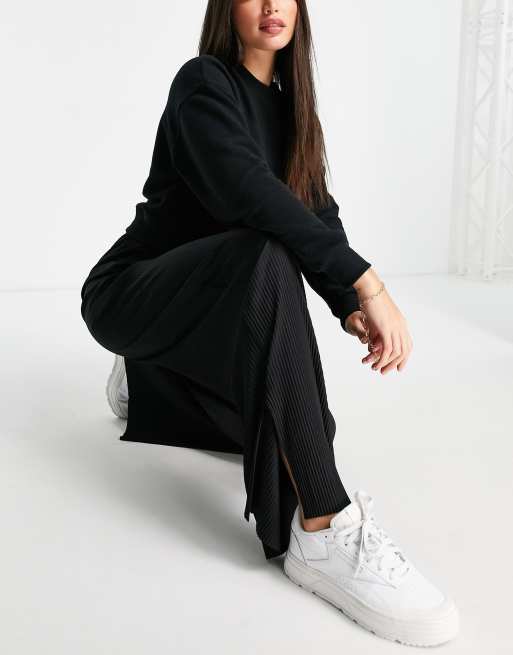Pantalones negros plisados de pernera ancha con abertura lateral de ASOS DESIGN Tall, 4 de 4