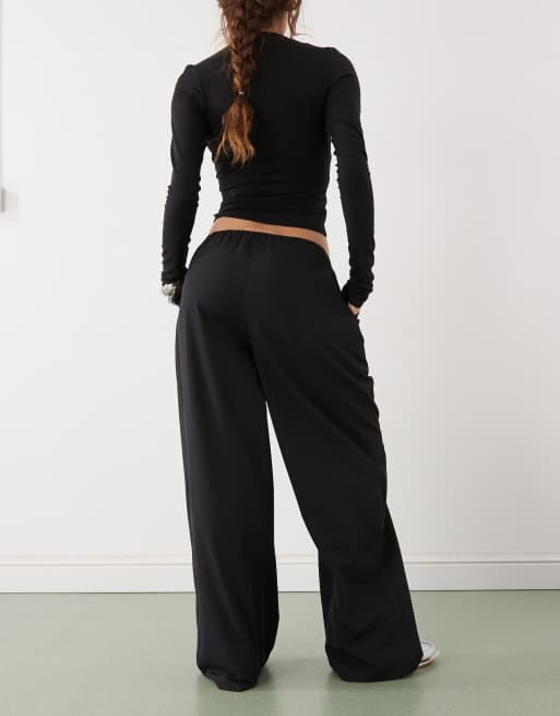 Pantalones negros sin cierres de pernera barrel con cordón ajustable de Reclaimed Vintage, 3 de 5
