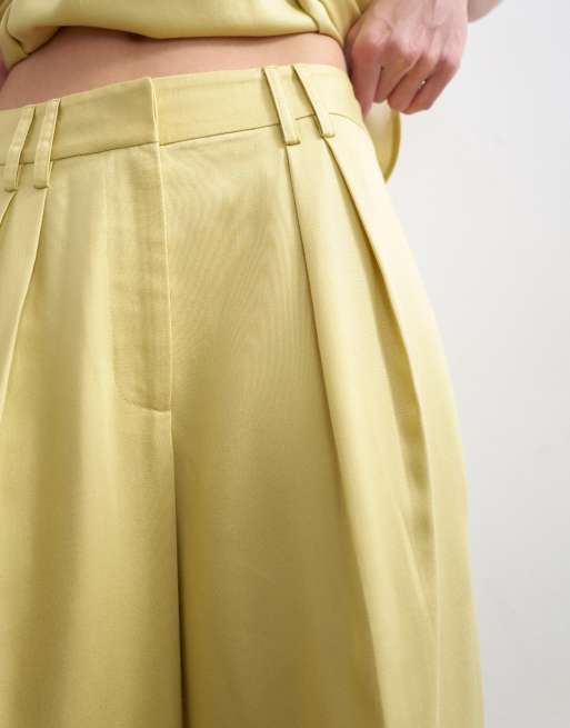 Pantalones para invitadas de boda amarillo pastel de pernera holgada con pinzas de Topshop (parte de un conjunto), 5 de 5