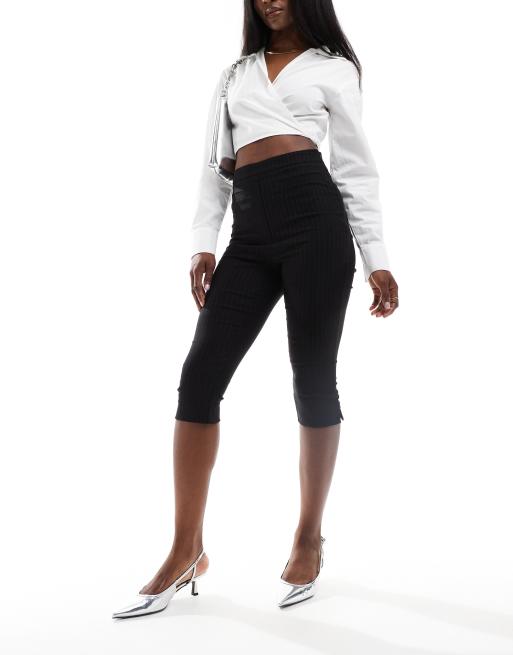 Pantalones pirata monocromáticos a rayas de bengalina de ASOS DESIGN