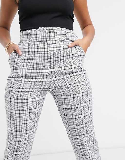 Pantalones pitillo de cintura alta con cinturón y diseño de cuadros monocromáticos de ASOS DESIGN, 3 de 4