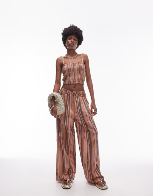Pantalones playeros a rayas marrones de pernera ancha de tejido texturizado de Topshop