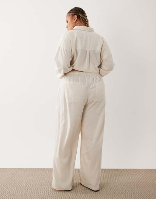 Pantalones playeros beis de pernera ancha de tejido transparente con lino Ipanema de ASOS DESIGN Curve, 3 de 5