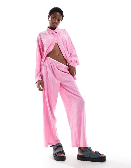 Pantalones playeros rosas a rayas de pernera recta con cinturilla estilo bóxer de mezcla de lino de COLLUSION