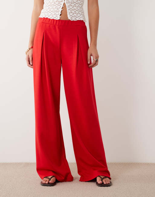 Pantalones rojos de pernera ancha sin cierres con pinzas de punto interlock de ASOS DESIGN (parte de un conjunto), 2 de 5