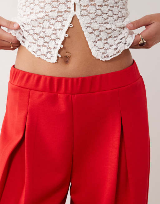 Pantalones rojos de pernera ancha sin cierres con pinzas de punto interlock de ASOS DESIGN (parte de un conjunto), 3 de 5