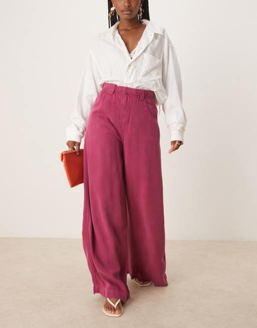 Pantalones rosa buganvilla vaporosos de Scalpers