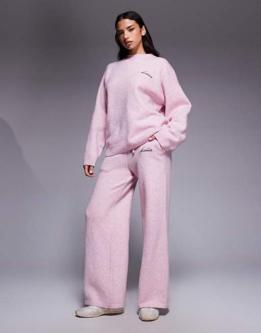 Pantalones rosa pastel de pernera ancha con logo bordado de punto de Kaiia (parte de un conjunto), 2 de 6