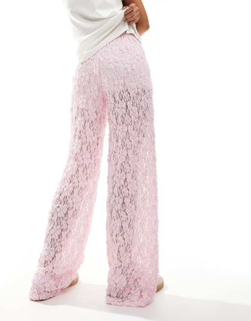 Pantalones rosa pastel de talle bajo de encaje transparente de ASOS DESIGN, 3 de 5